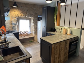 Cuisine de la maison à Coux, Ardèche