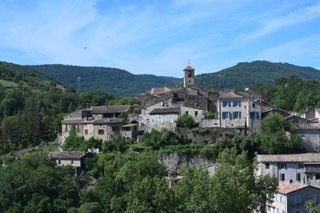 Vue du village de Coux, en Ardèche